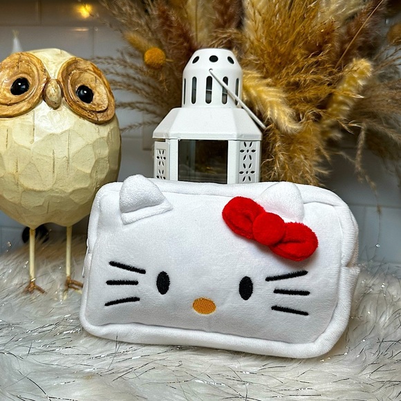 Hello Kitty Handbags - NIP- 3D Hello Kitty Large Pouch